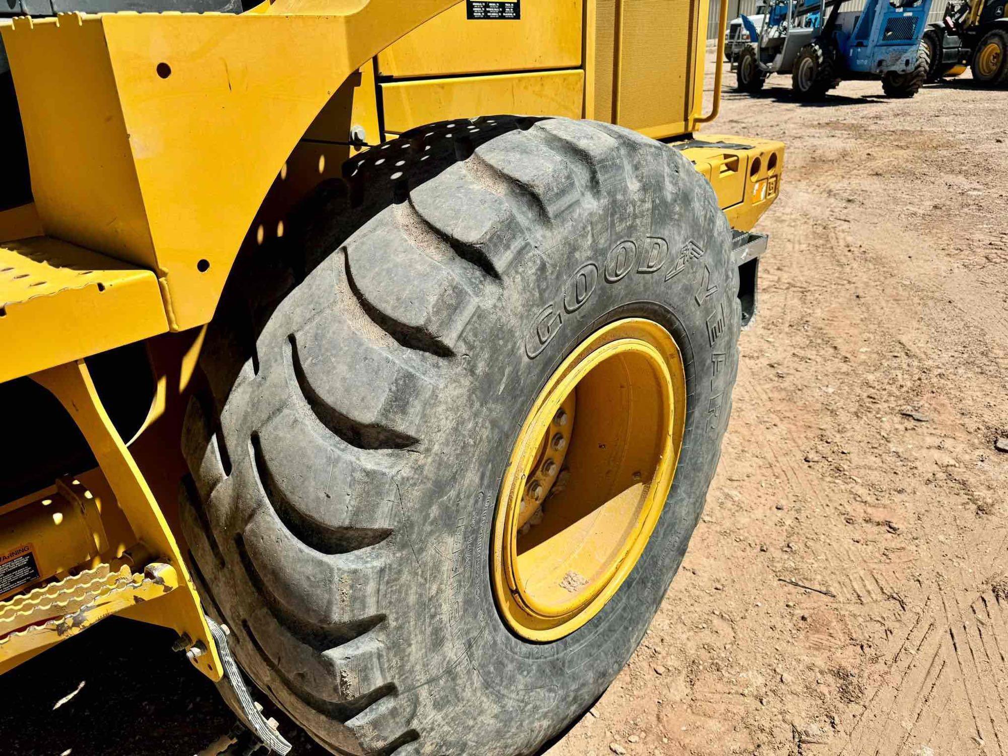 2011 John Deere 524K Wheel Loader