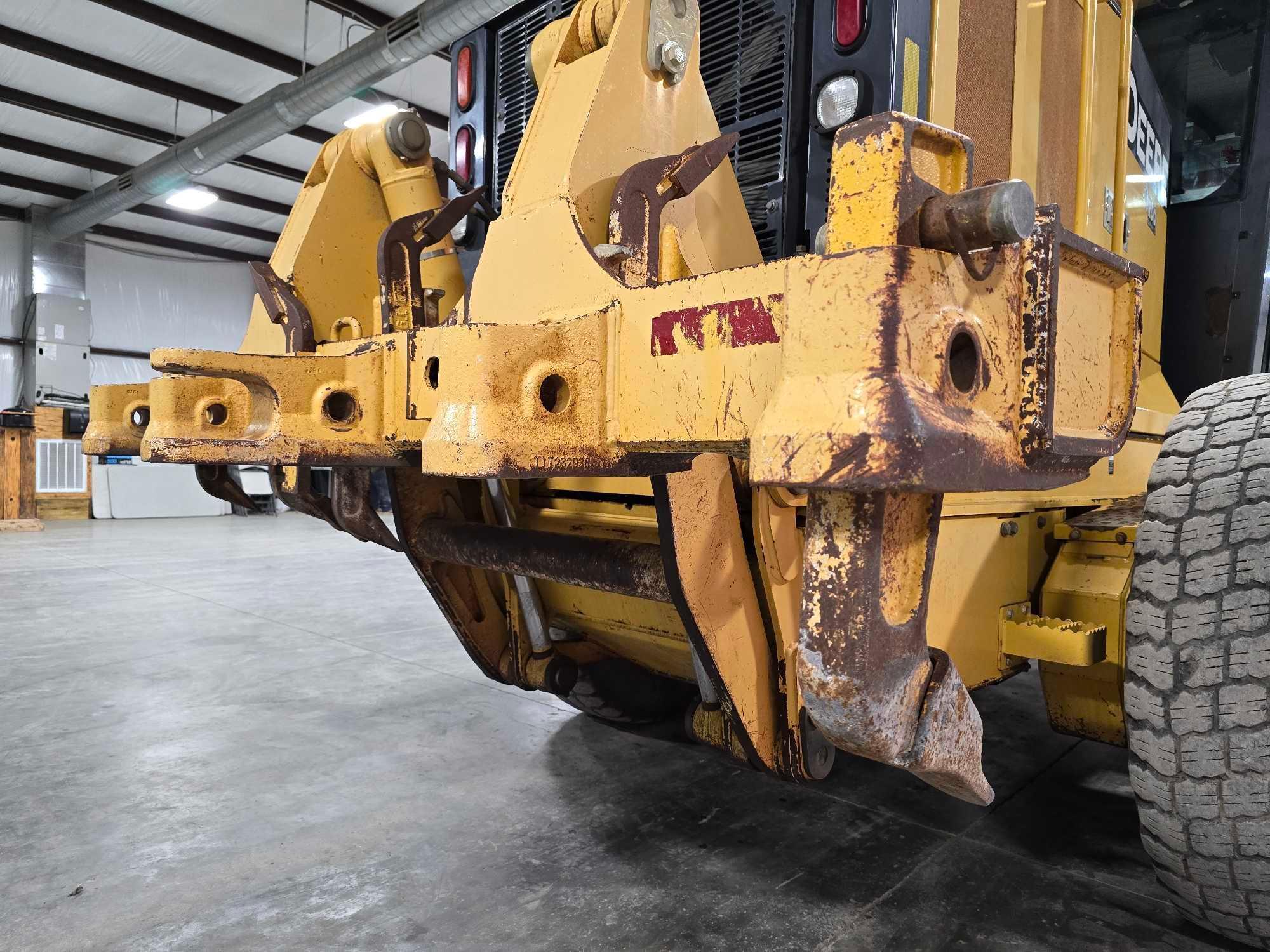 2012 John Deere 772G Motor Grader