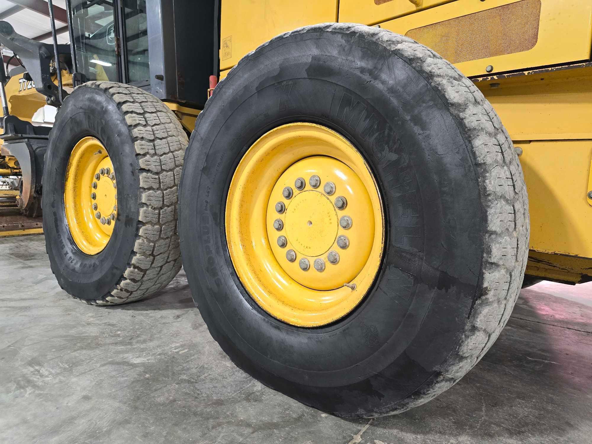 2012 John Deere 772G Motor Grader