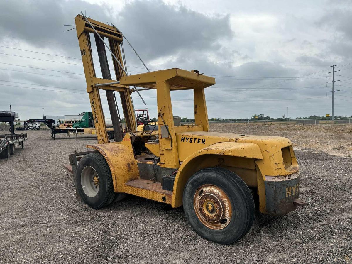 Hyster H200 Forklift