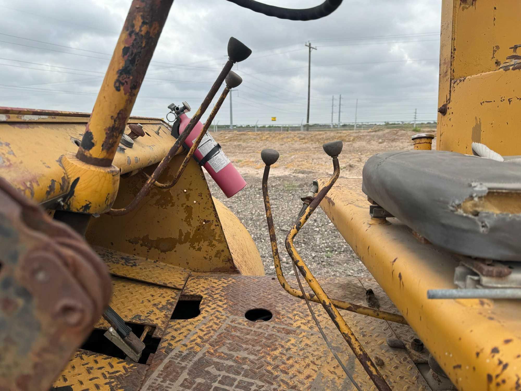 Hyster H200 Forklift