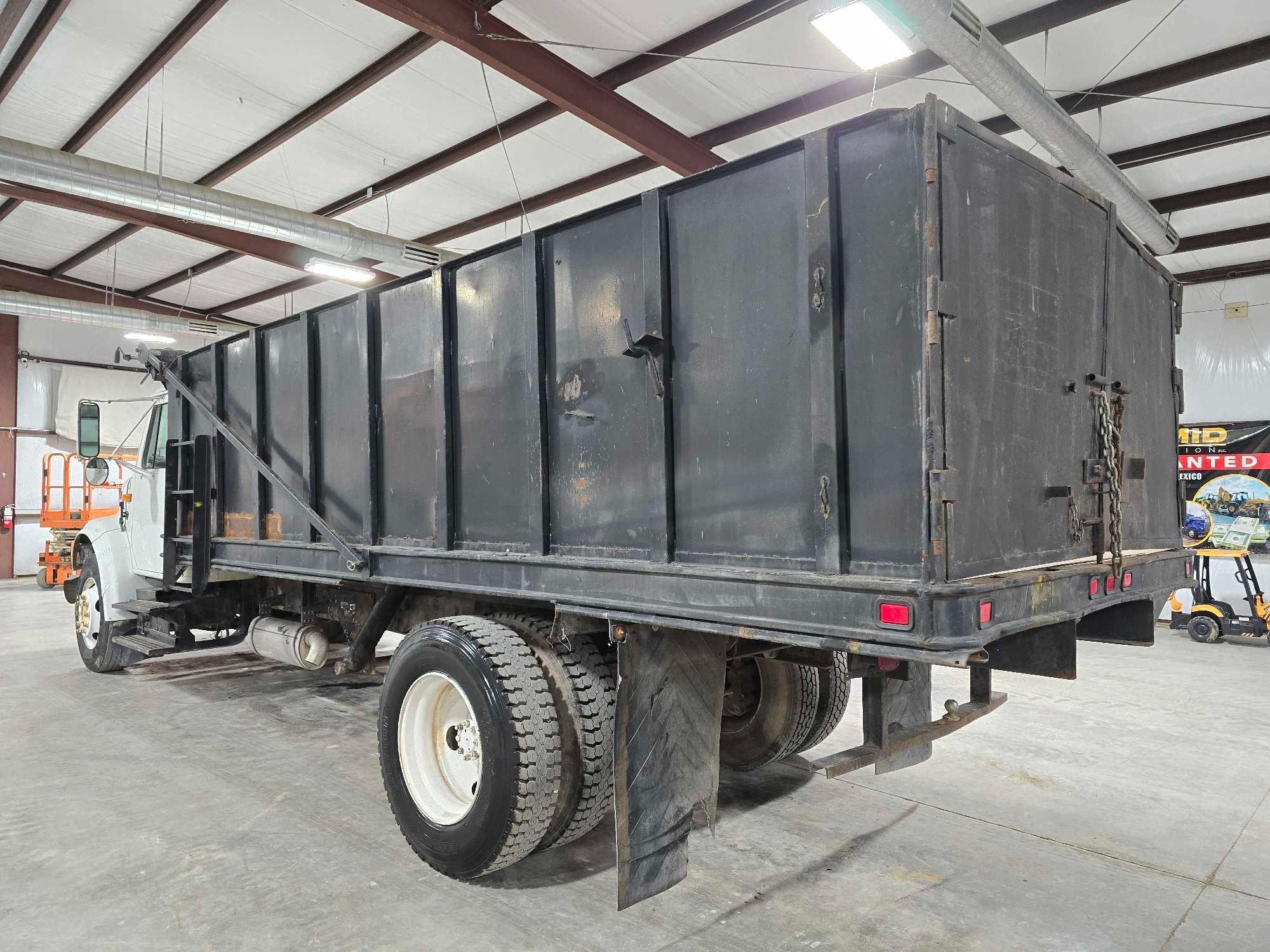 2001 International 4700 Dump Truck