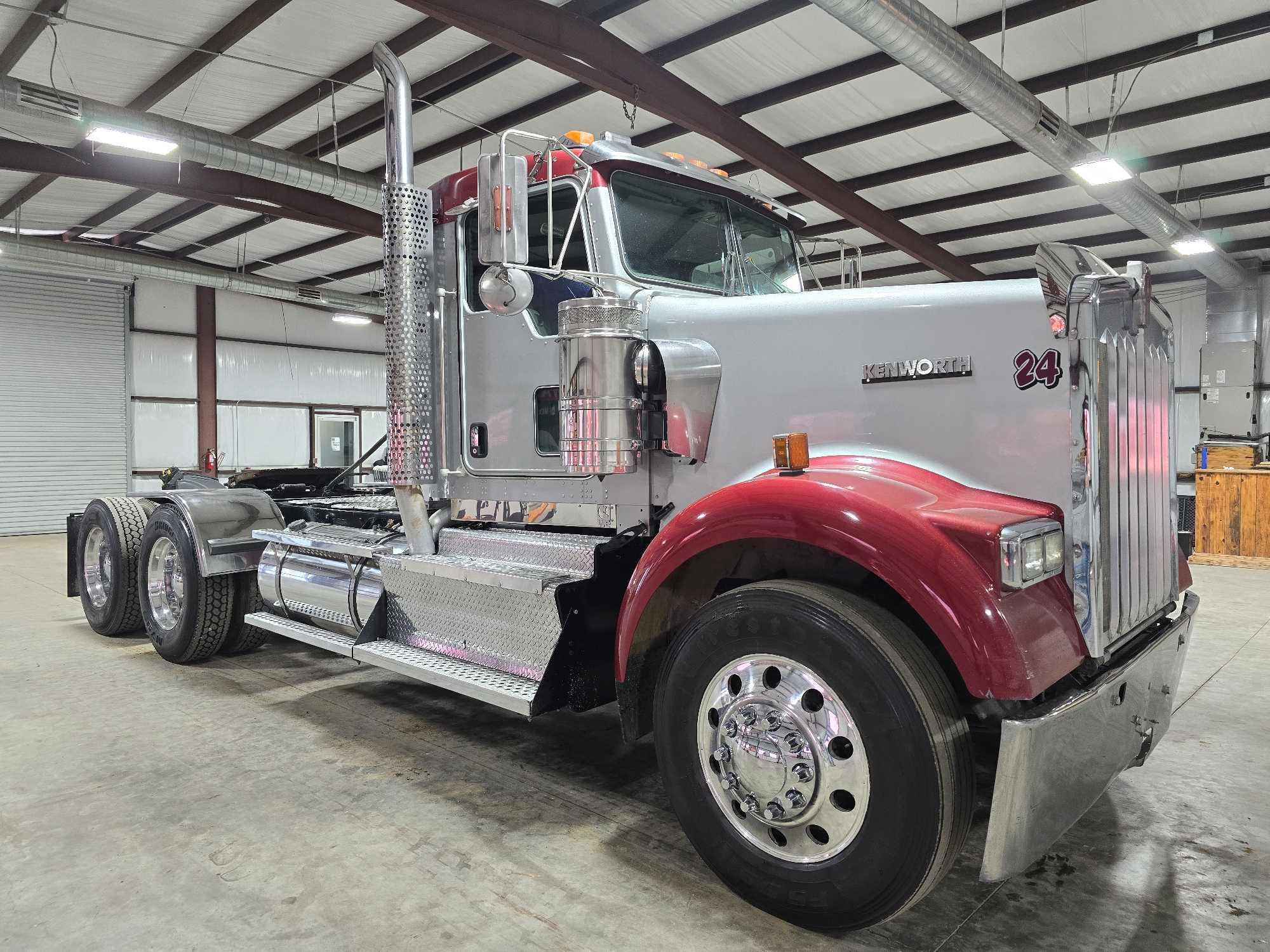 2015 Kenworth W900 Day Cab Truck Tractor