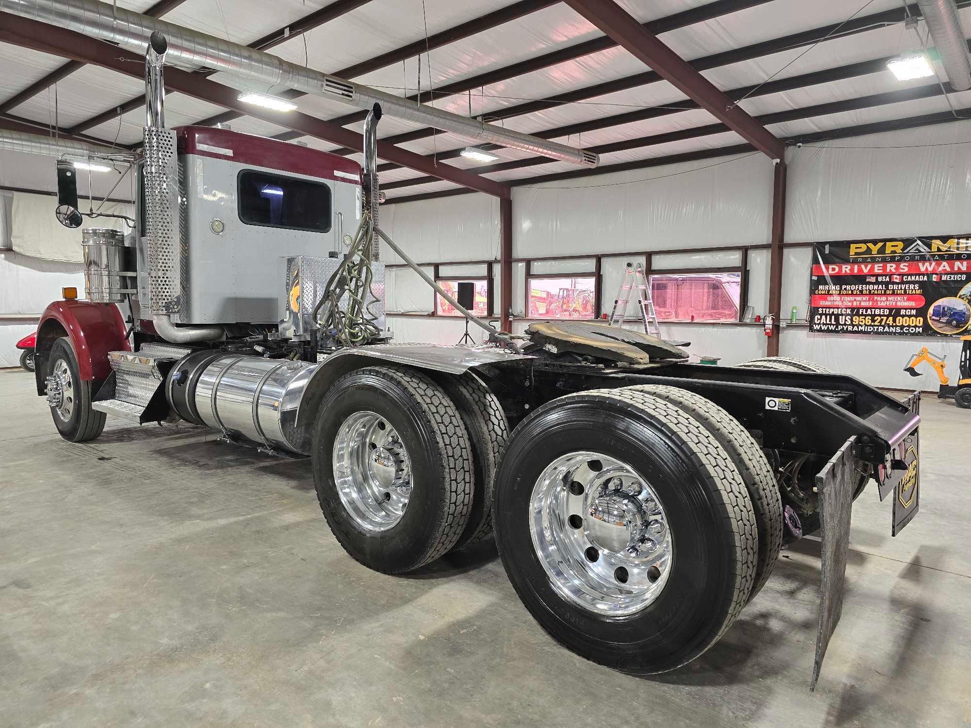 2015 Kenworth W900 Day Cab Truck Tractor