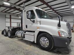 2016 Freightliner Cascadia 125 Day Cab Truck Tractor