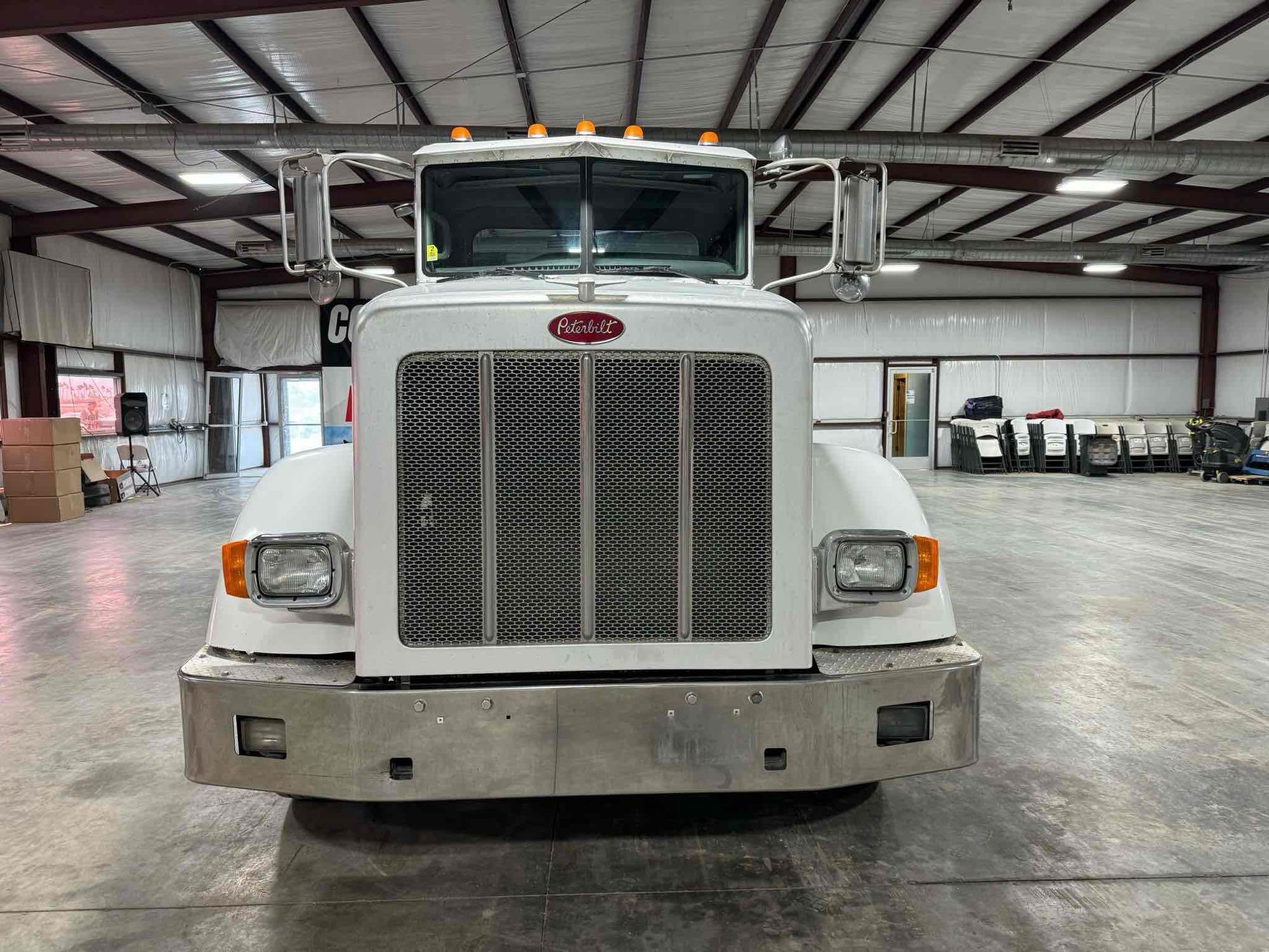 2012 Peterbilt 367 Day Cab Truck