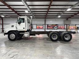 2006 Mack CXN613 Cab & Chassis Truck Tractor