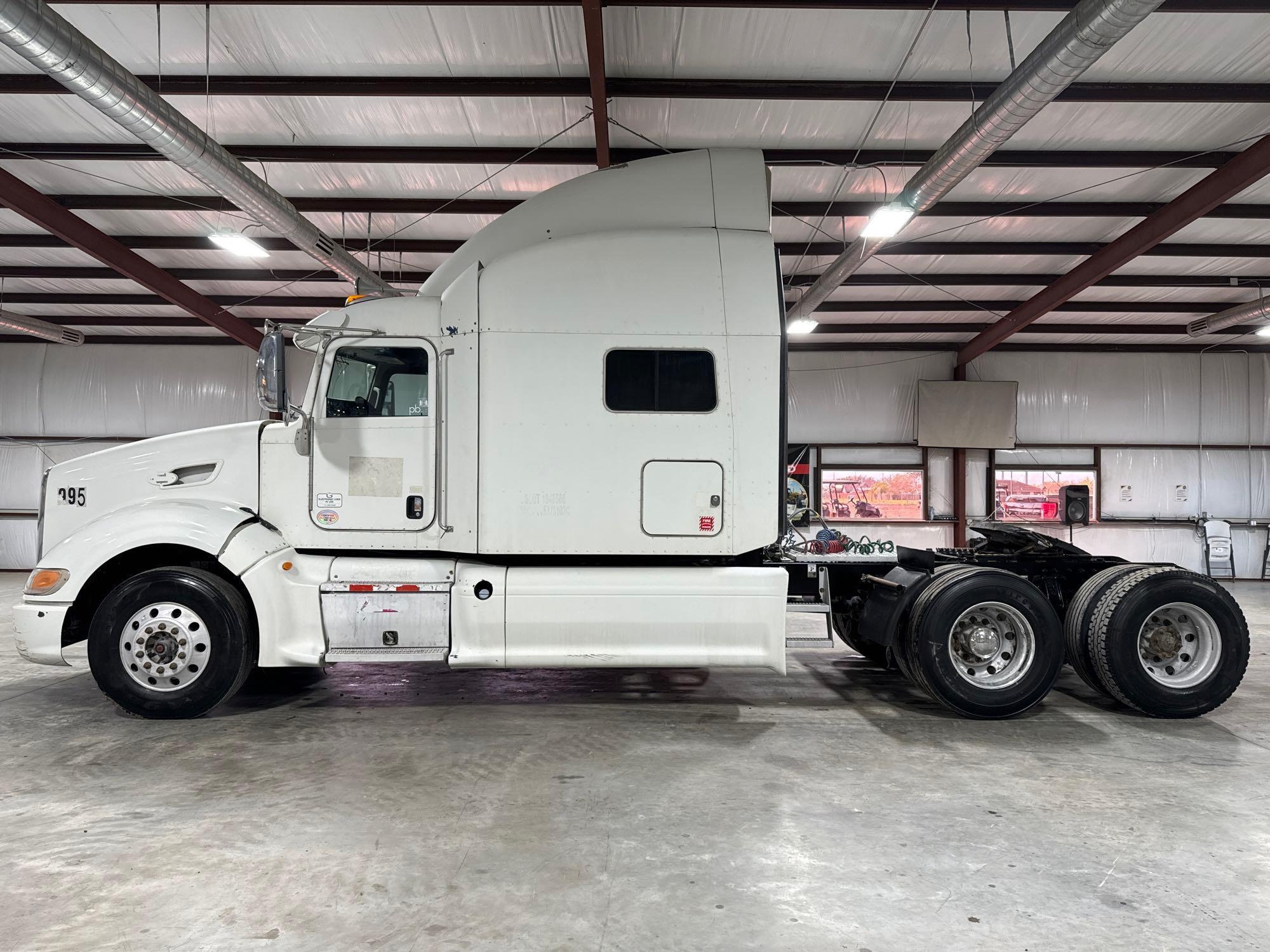 2013 Peterbilt 386 Sleeper Truck Tractor