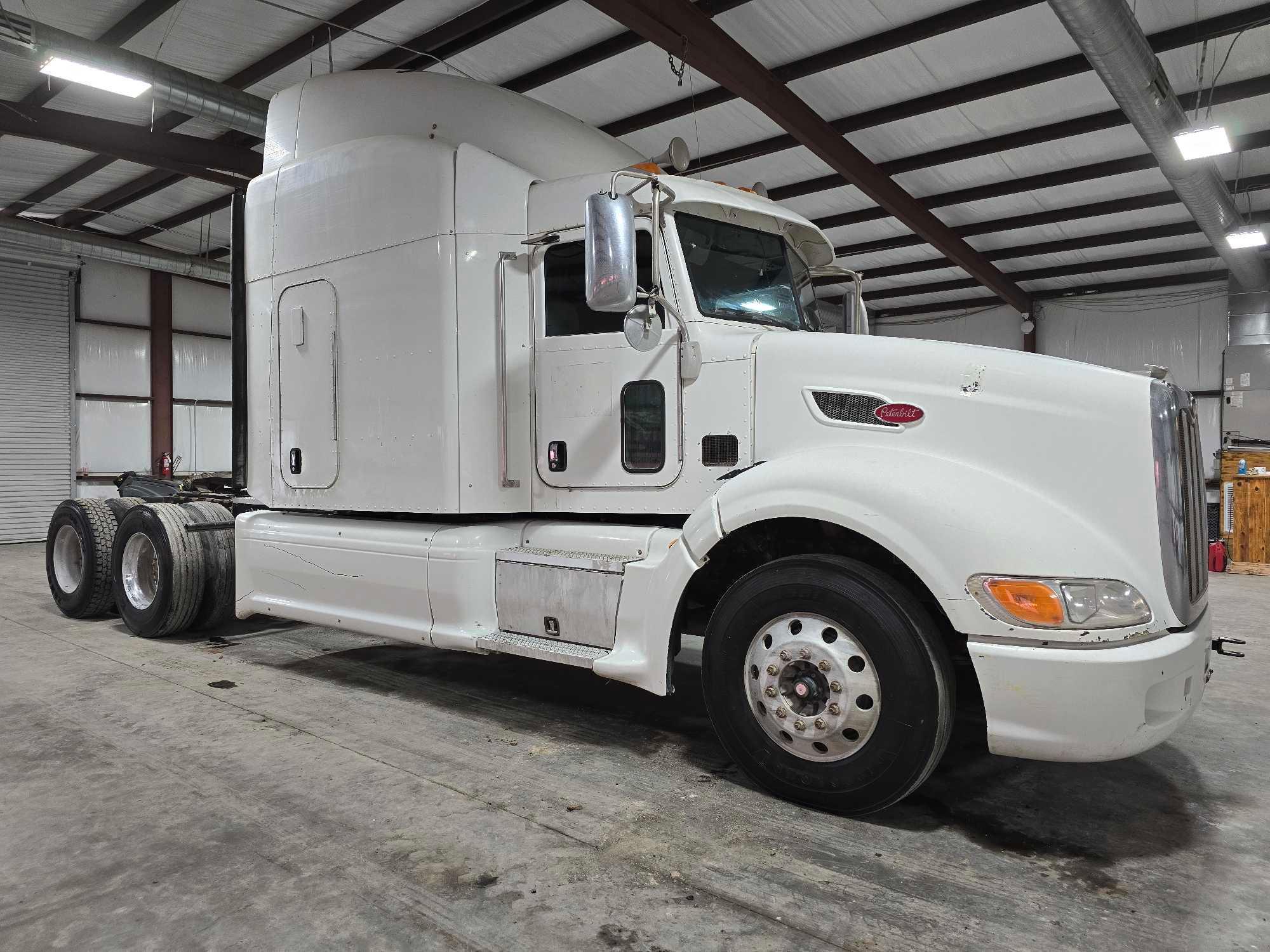 2013 Peterbilt 386 Sleeper Truck Tractor