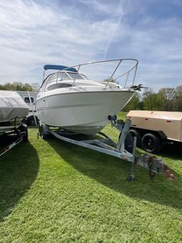 2000 Bayliner 24 ft 1 inch fiberglass Boat