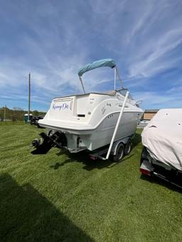 2000 Bayliner 24 ft 1 inch fiberglass Boat