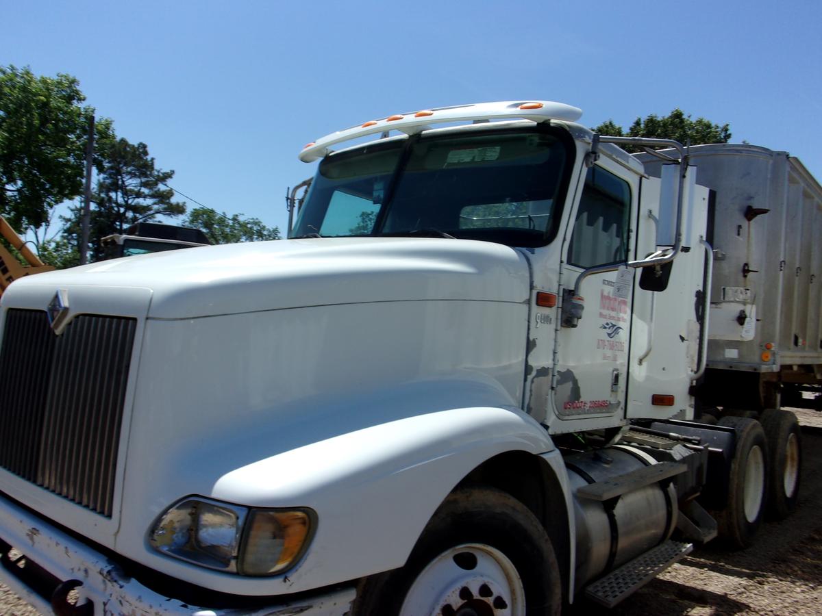 2002 IH 9400 Truck w/wet kit