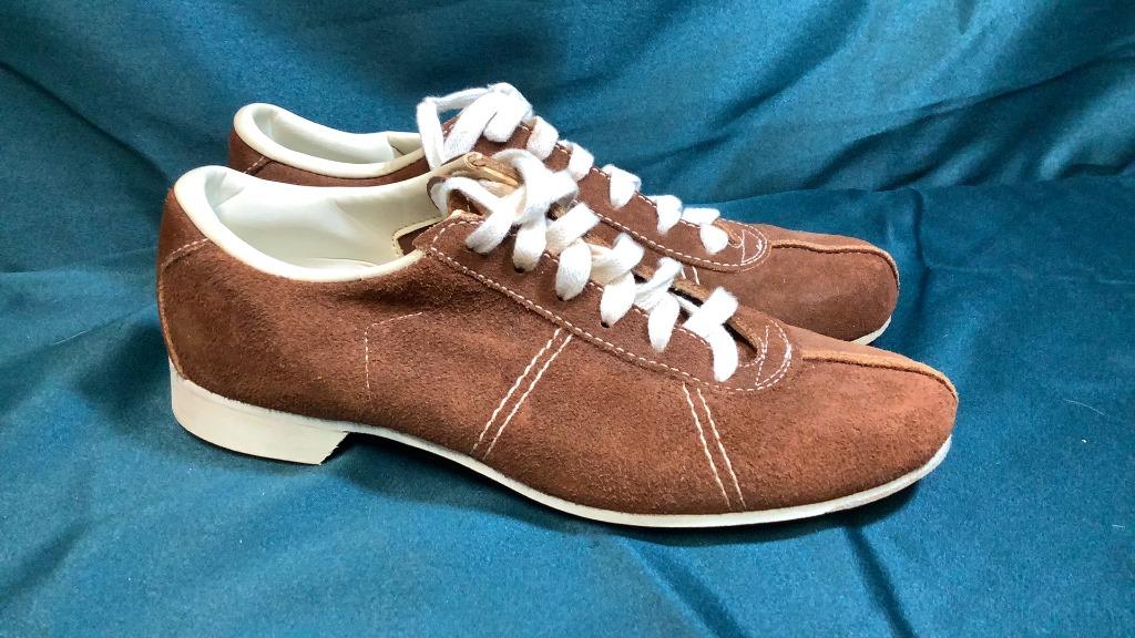 VINTAGE BOWLING SHOES