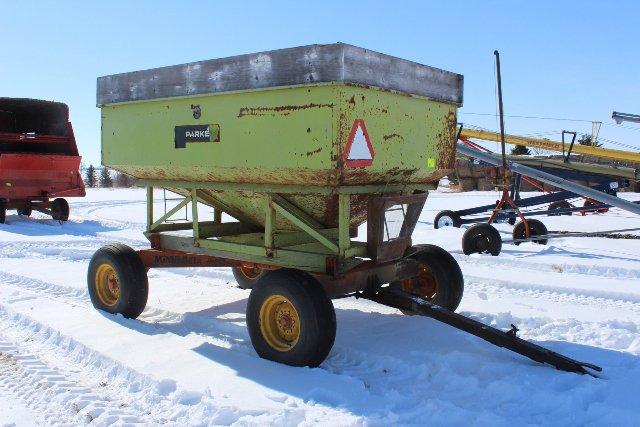 PARKER 200 BUSHEL GRAVITY BOX ON