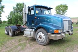 *** 1995 IH 9400 SEMI DAY CAB, 211" WHEEL BASE,