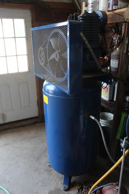 CASTAIR 80 GALLON, 5HP 220VOLT,