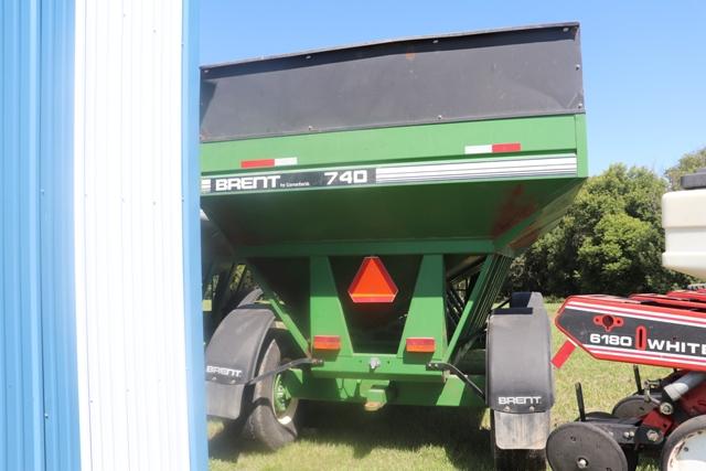 BRENT 740 GRAVITY BOX, LIGHTS, BRAKES, 445/65R22.5 SUPER SINGLES, FENDERS