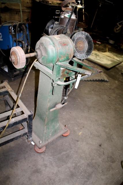 Standard Tool Co. Buffer On Pedestal,