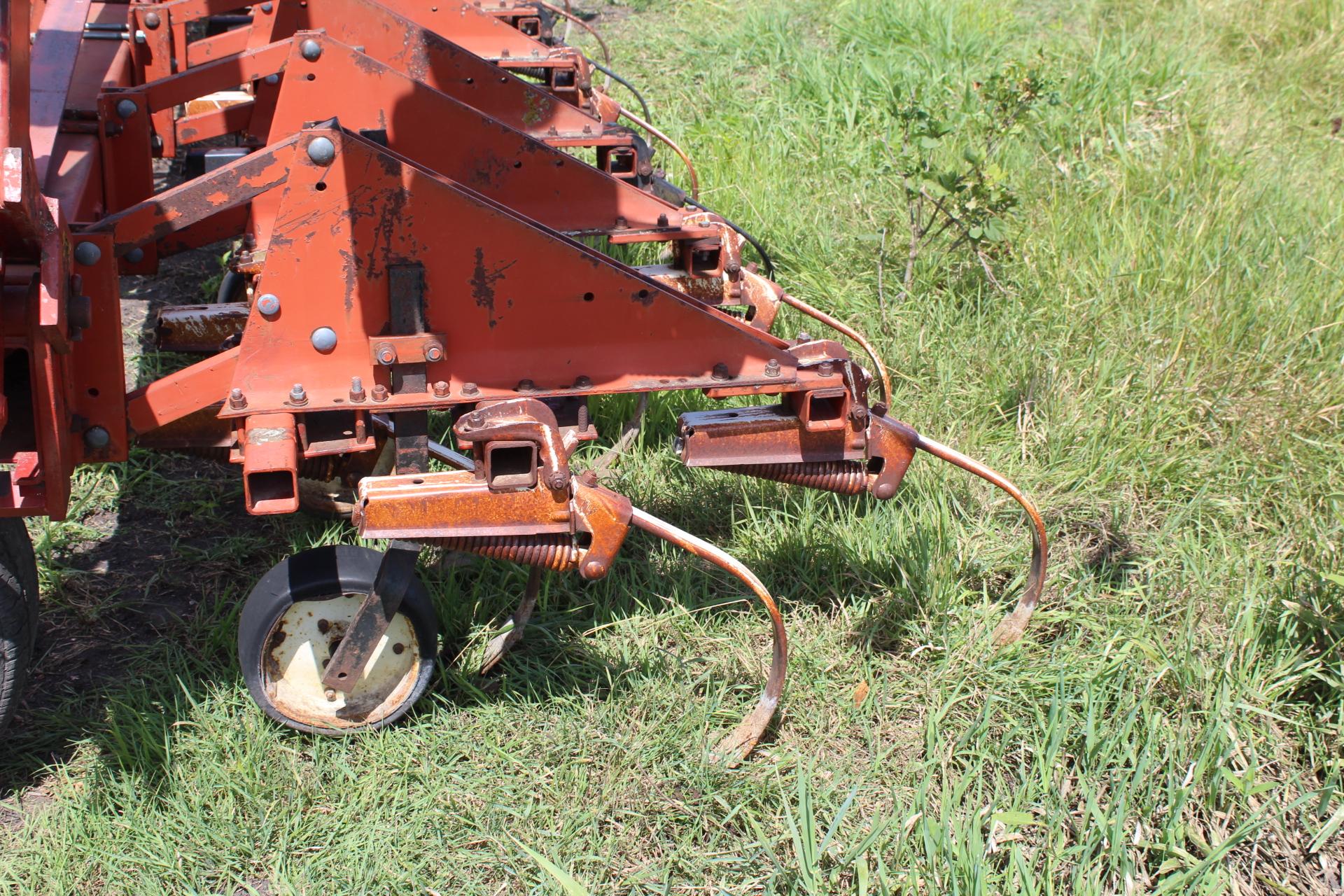 IH 133 12R30” Cultivator, C Shank