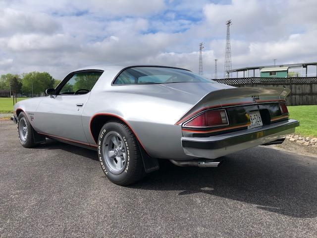 **1977 CHEVROLET Z28 CAMARO, 350 ENGINE, 4 SPD