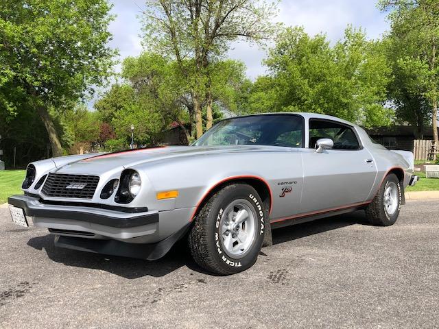 **1977 CHEVROLET Z28 CAMARO, 350 ENGINE, 4 SPD