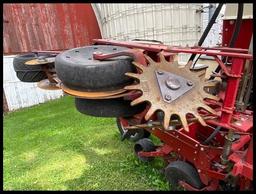 Case IH 955 12R30" Planter, Semi Int, Wing Fold, Lift Assist, Markers, Marker Switch