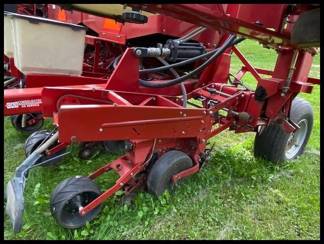 Case IH 955 12R30" Planter, Semi Int, Wing Fold, Lift Assist, Markers, Marker Switch