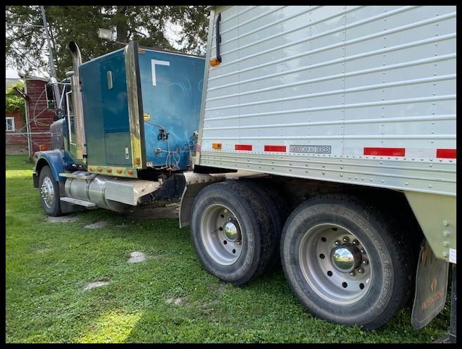 ***1989 International 9300 Eagle SBA Semi Tractor, 855 Cummins Big Cam, Jake Brake,