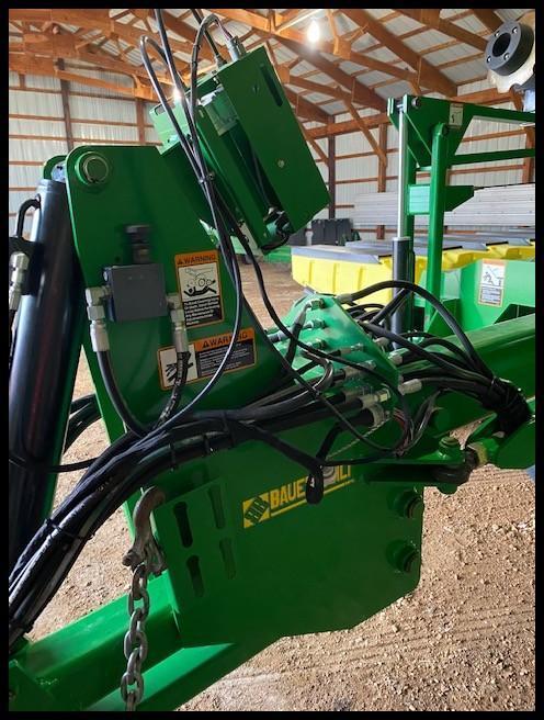 2011 JOHN DEERE DB 44 24R22" MAX EMERGE XP PLANTER, MARKERS, (4) 31X13.50-15 TRANSPORT TIRES,