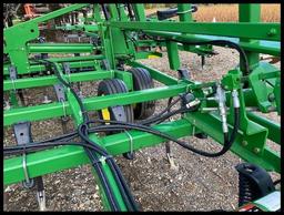 2011 JOHN DEERE 2210 APPROX 41.5' FIELD CULTIVATOR, 2 BAR HARROW, ROLLING BASKETS, 5 FOLD