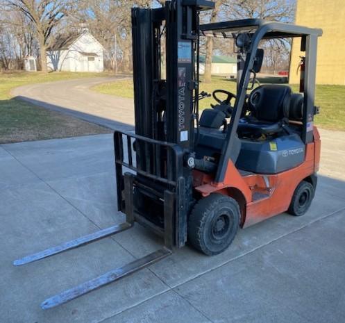2007 Toyota Forklift, 5769 Hrs Showing, 3500 lb Machine