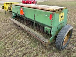 John Deere 8350 18 Run Grain Drill