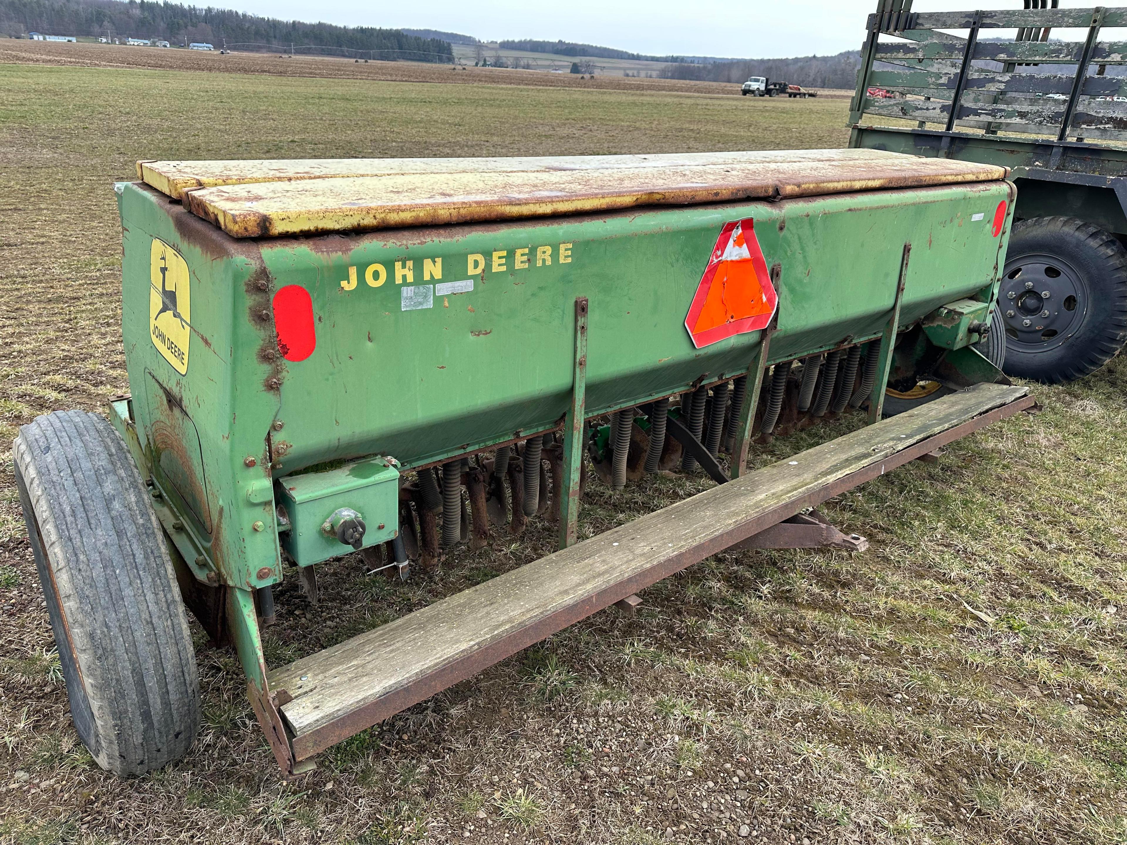 John Deere 8350 18 Run Grain Drill