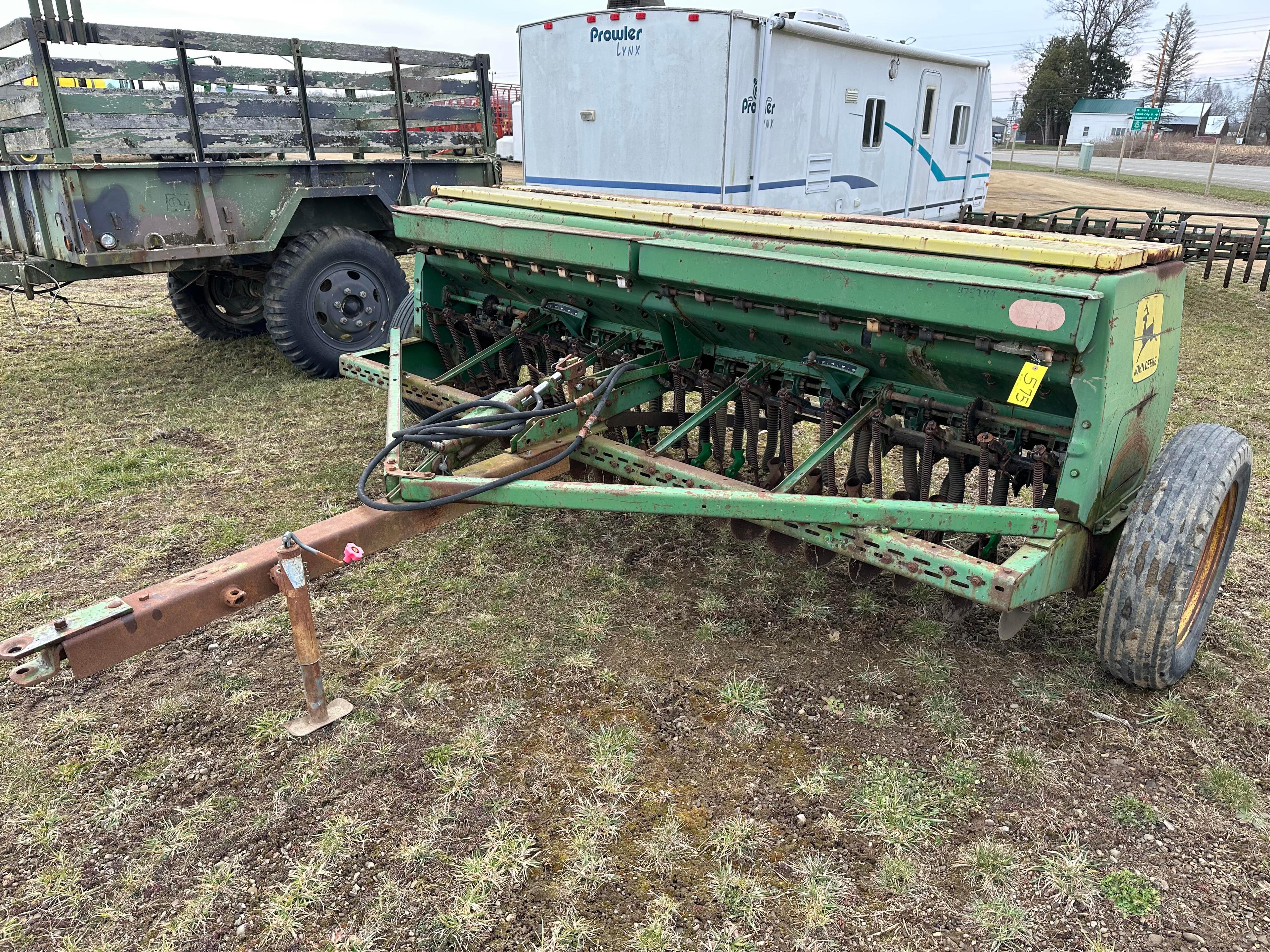 John Deere 8350 18 Run Grain Drill