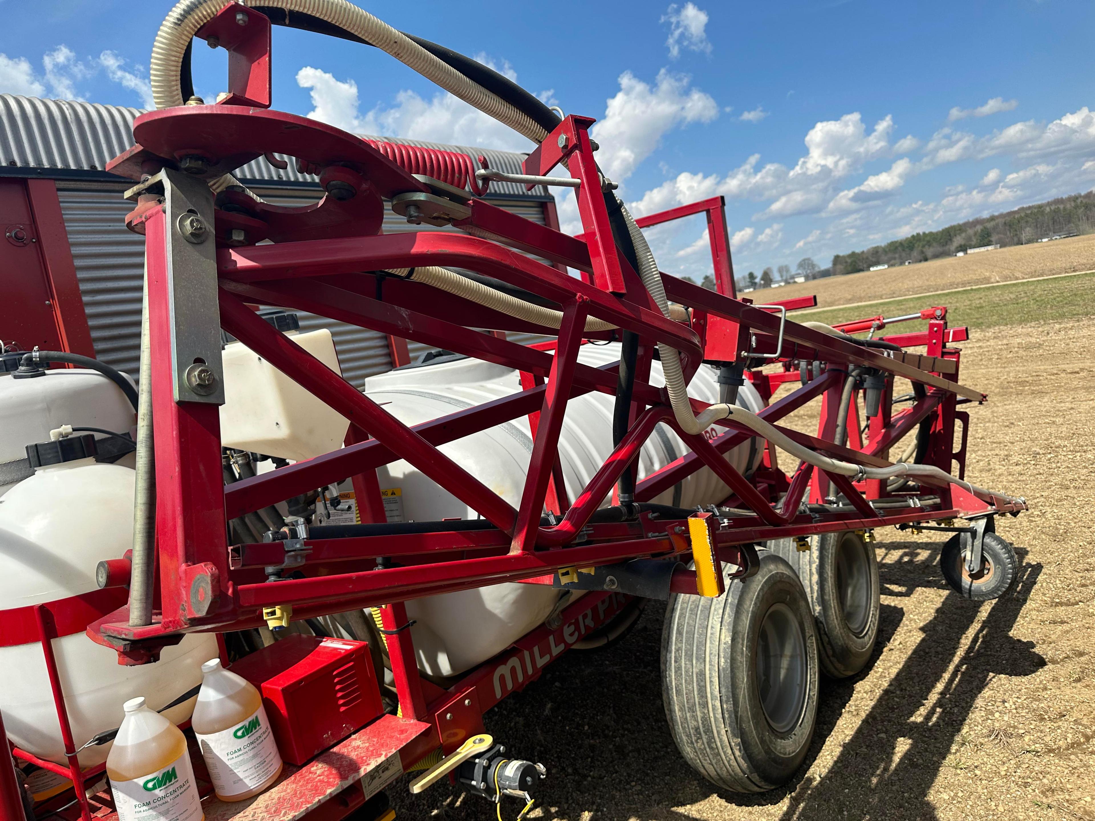 Miller Pro 500 Tandem Axle Pull Type Sprayer With 60’ Hydraulic Fold Booms