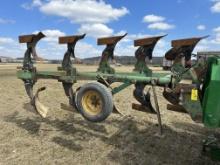 John Deere 4600 5 Bottom 16” Roll Over Plow