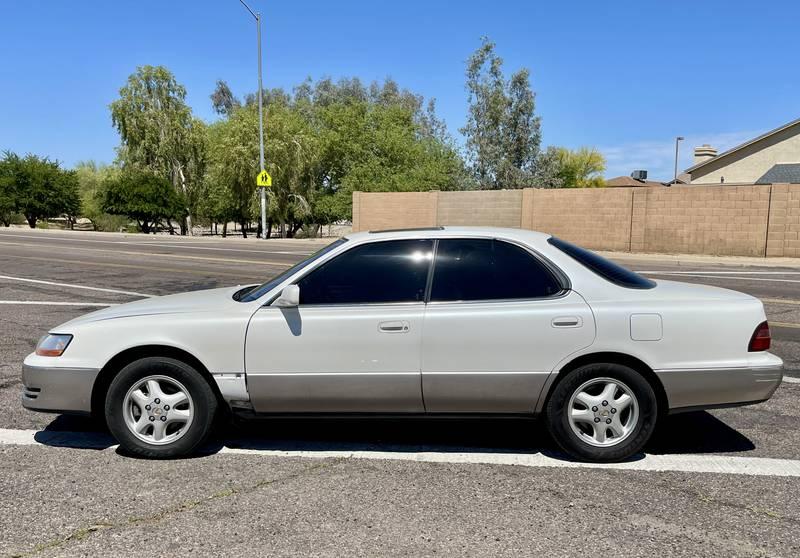 1996 Lexus ES 300 4 Door Sean