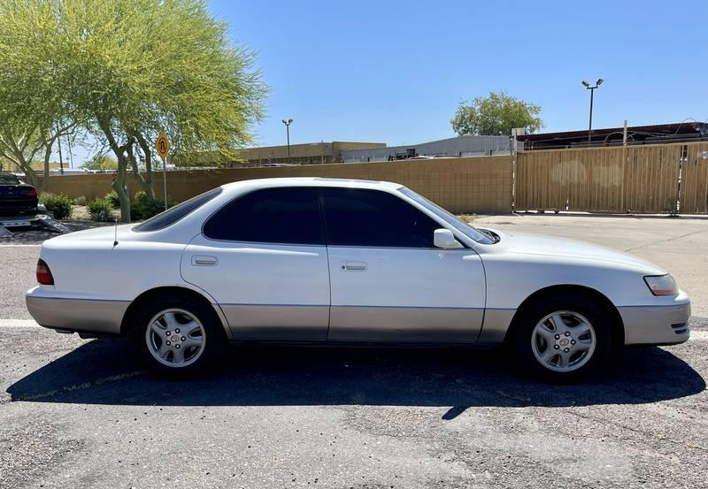 1996 Lexus ES 300 4 Door Sean