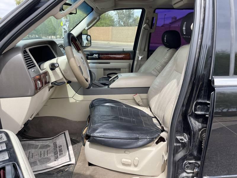 2004 Lincoln Navigator Luxury 4 Door SUV