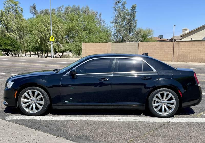 2015 Chrysler 300 Limited 4 Door Sedan