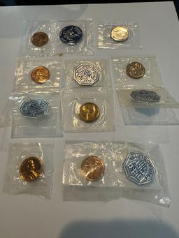 LOT OF UNCIRCULATED COINS IN PLASTIC