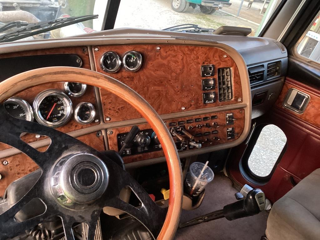 2003 PETERBILT 379 SLEEPER TRACTOR