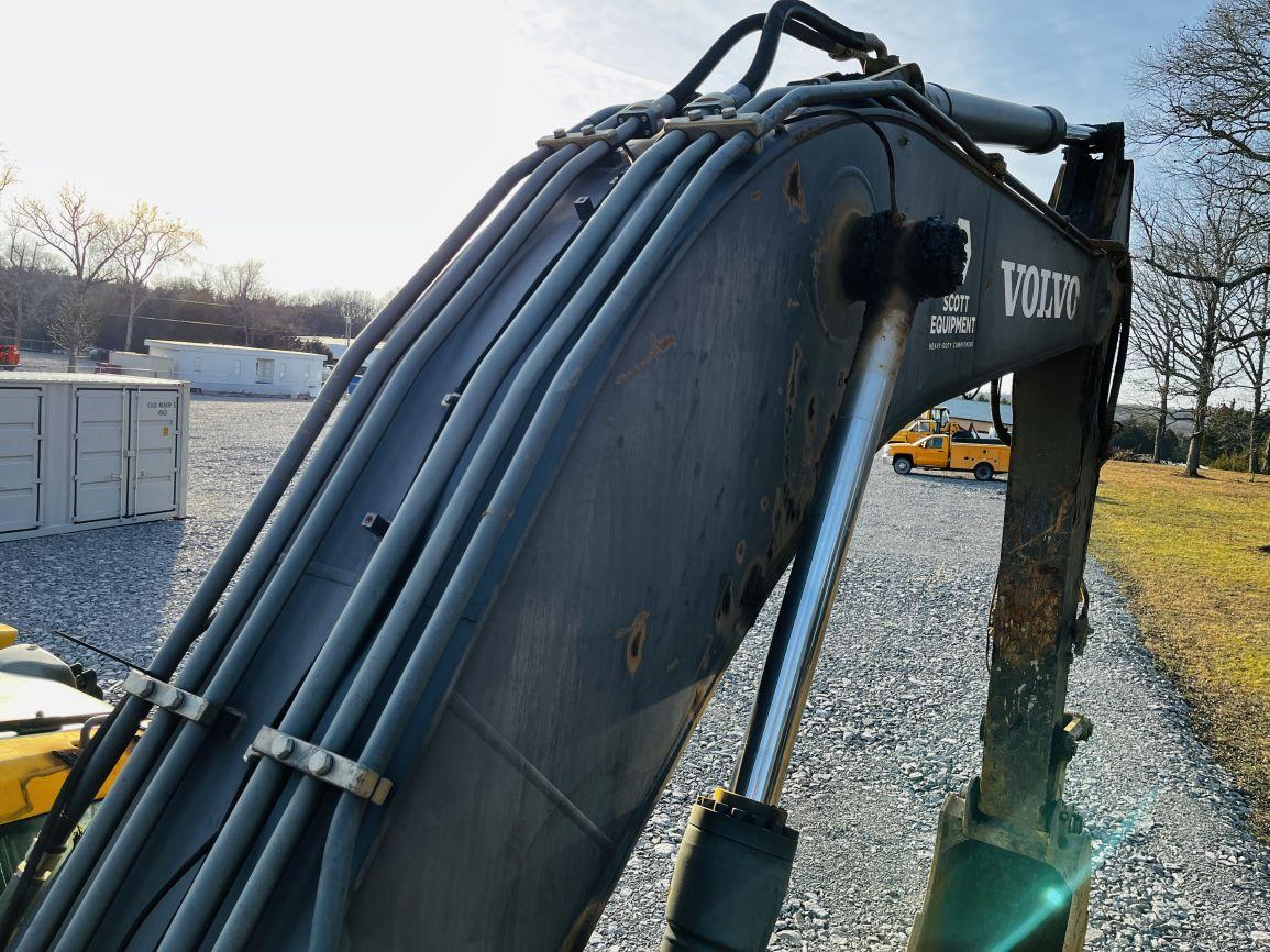 2015 Volvo EC300EL Hydraulic Excavator