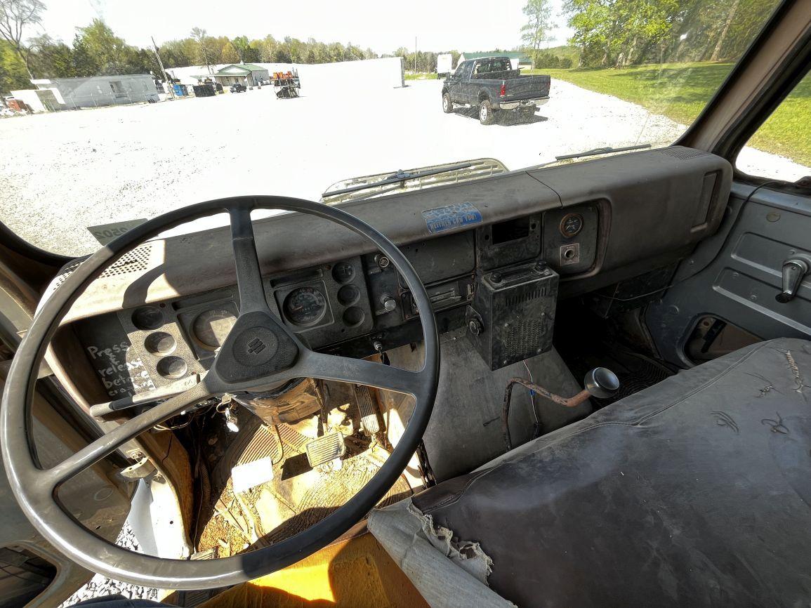 1981 INTERNATIONAL 1854 S/A Water Truck