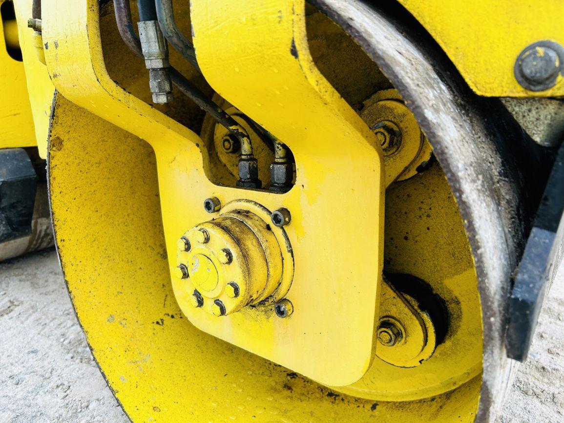 Bomag BW900 Double Drum Roller