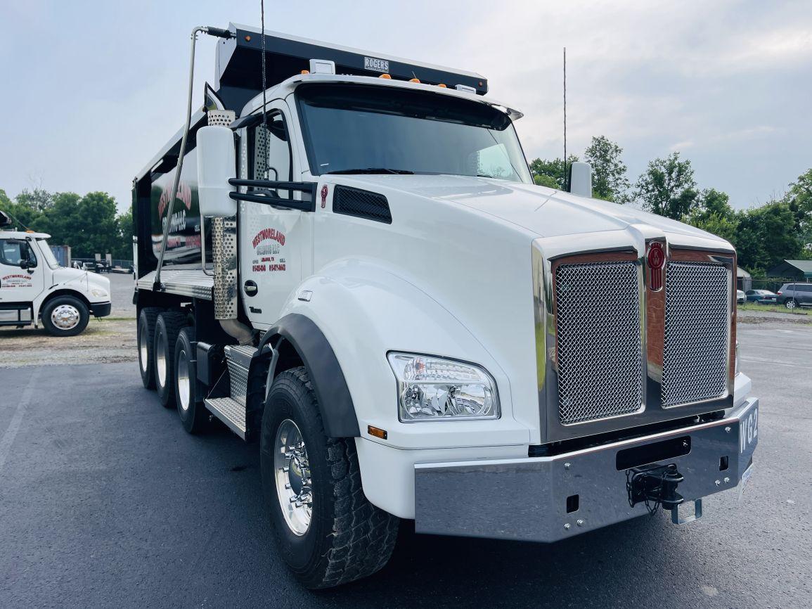 2023 KENWORTH T880 Tri-Axle Dump Truck