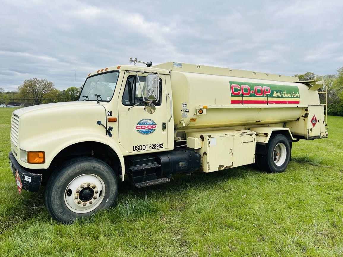 1992 INTERNATIONAL 4900 S/A Fuel Truck