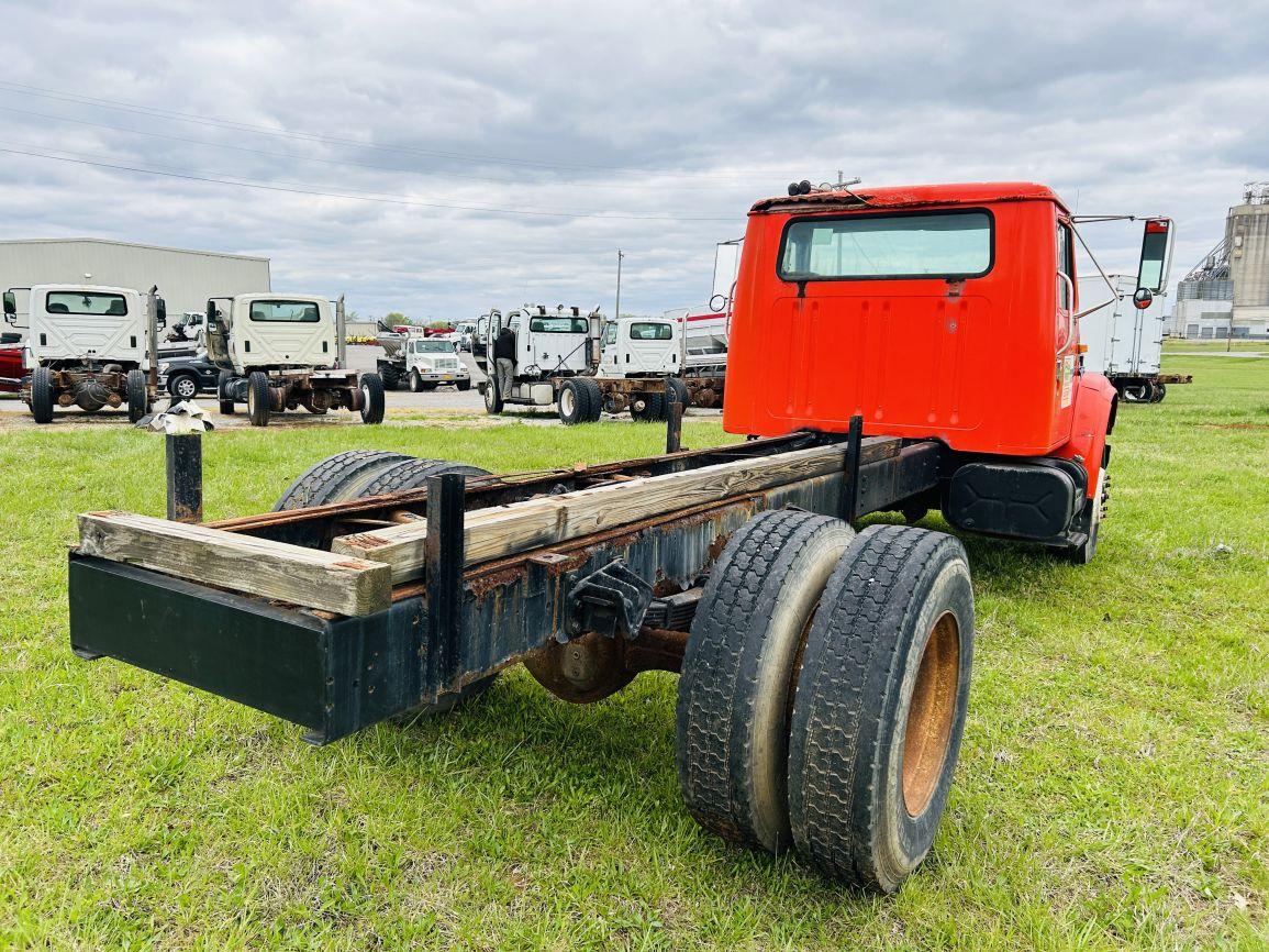 2000 INTERNATIONAL 4700 S/A Cab & Chassis