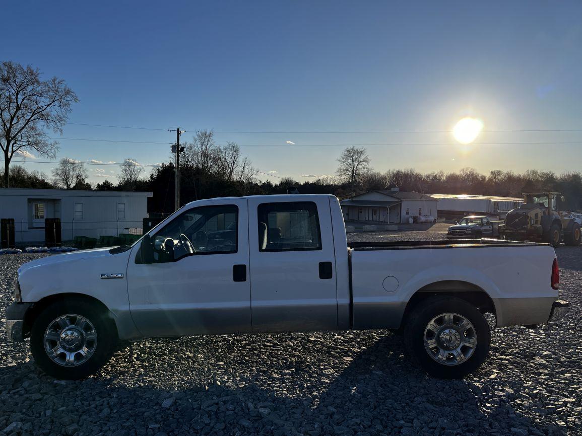 2005 FORD F-250 PICKUP TRUCK