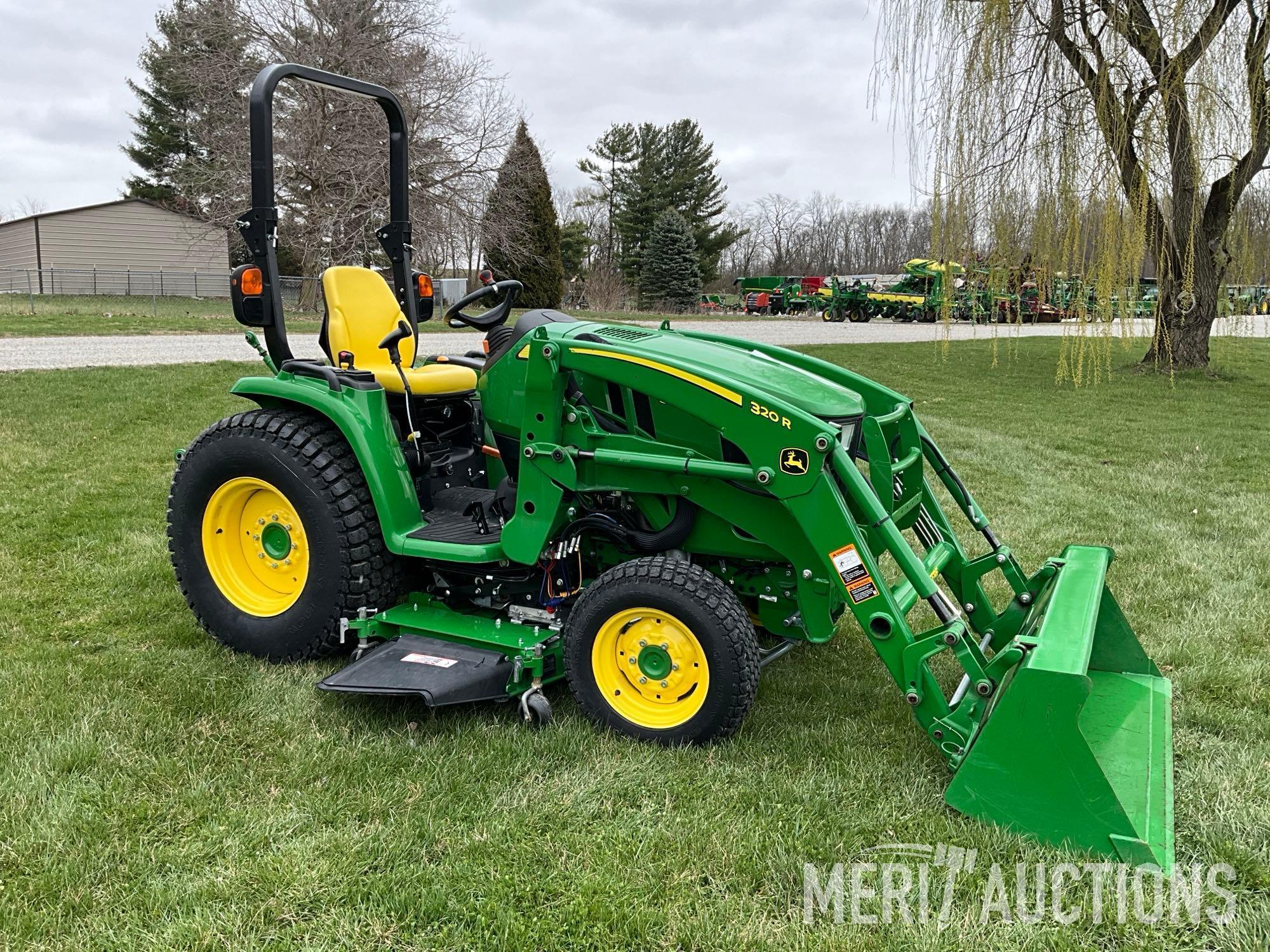 2019 John Deere 3033R